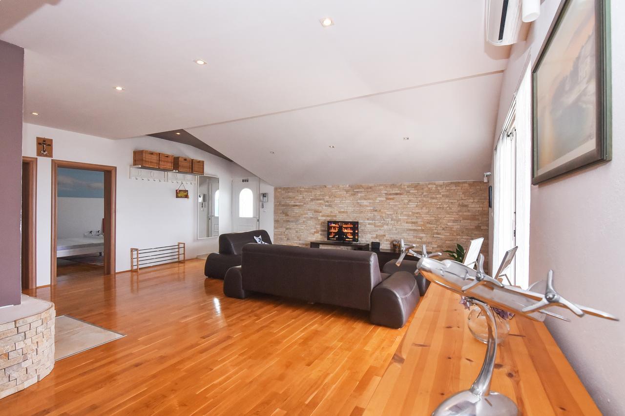 גורני קרין Apartment Larisa מראה חיצוני תמונה